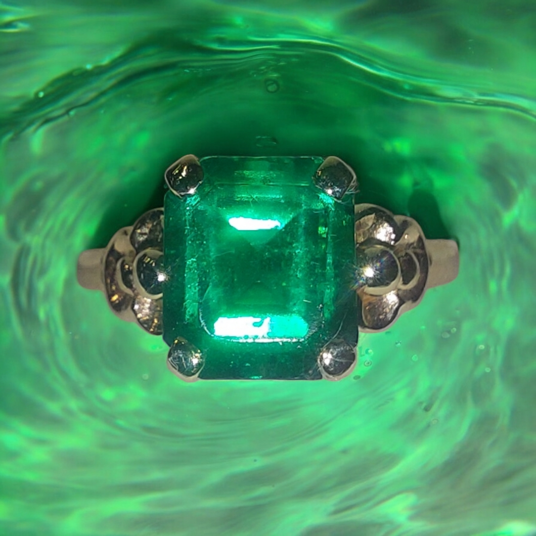 10k yellow gold emerald ring